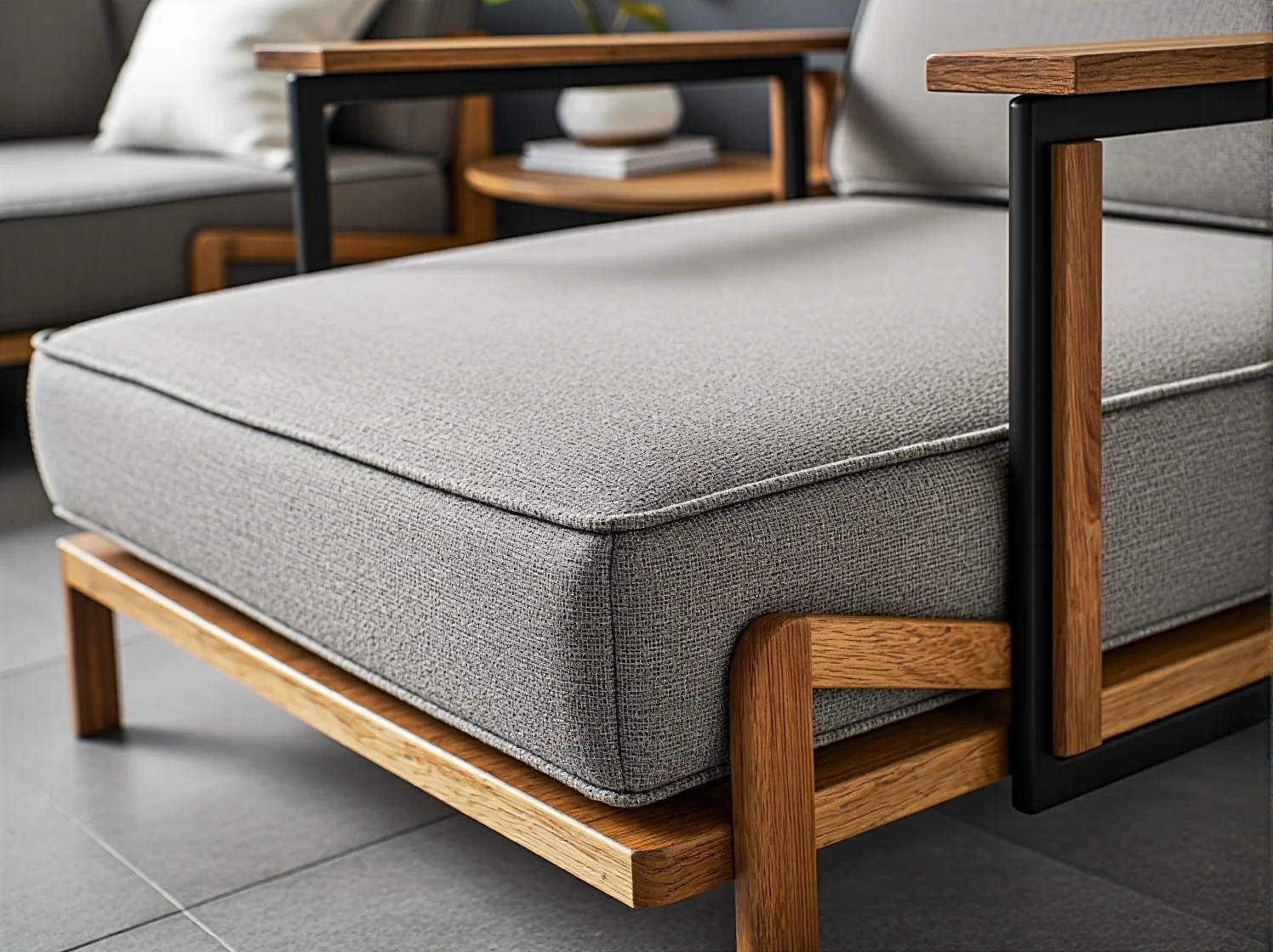 Niski narożnik modułowy w aranżacji open space zachowujący przestronność i widoczność wnętrza.